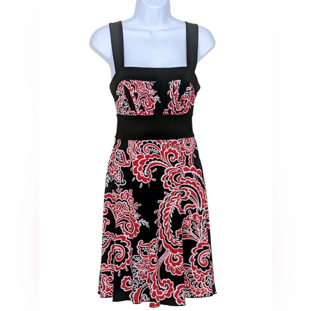 Speechless Sz Small empire waist summer dress in black white red paisley print.